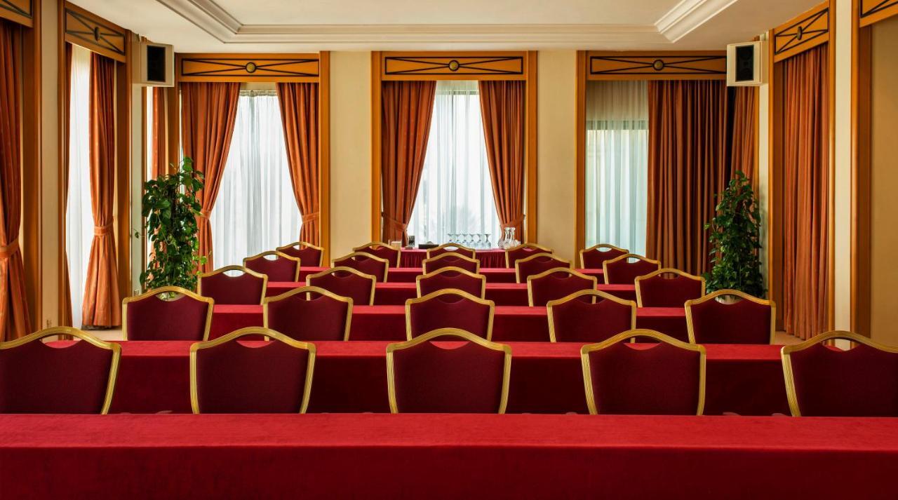 Sheraton Bahrain Hotel Manáma Kültér fotó